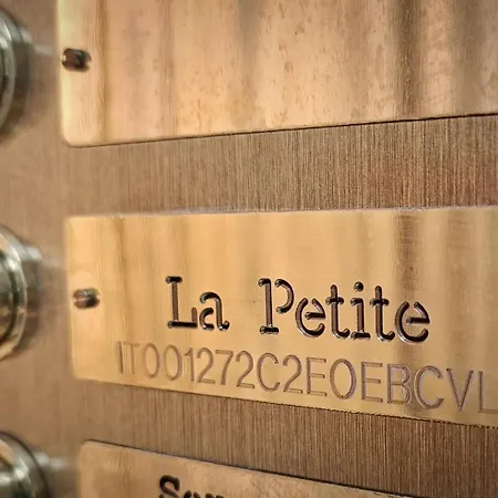 La Petite - La Casa Sul Fiume *